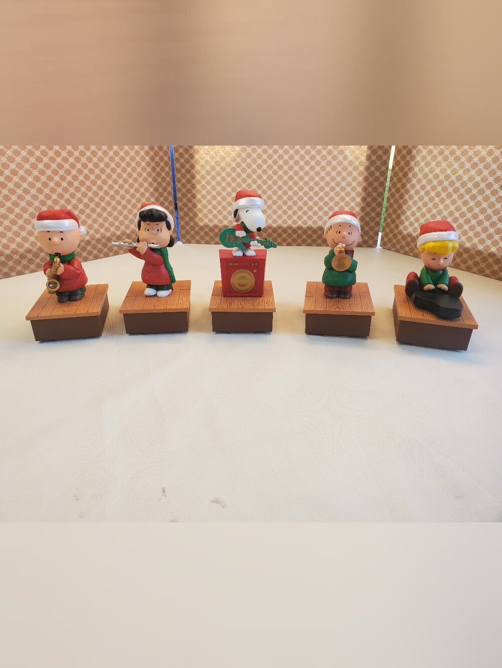 Hallmark Peanuts Wireless Christmas Band Complete Set Linus Included Works! READ